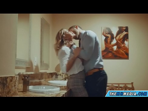 ❤️ Quan una rossa tetona et sedueix en un lavabo públic ️ Súper sexe a nosaltres ca.pornochaturbate.ru ☑